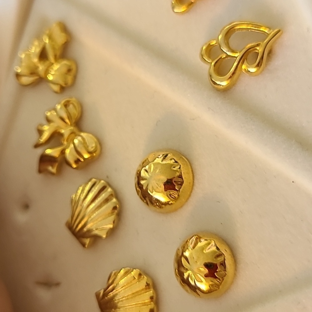 Set of Nine Earrings - Picture 7 of 12